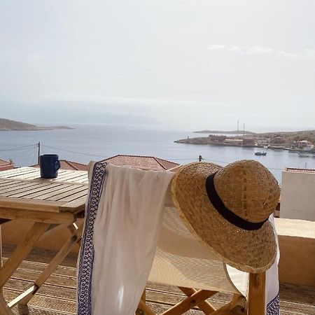 Marina Castellana Studios II Chalki Town Exterior foto