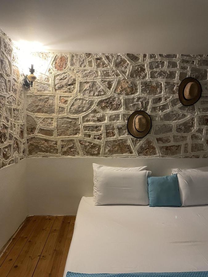 Marina Castellana Studios II Chalki Town Exterior foto