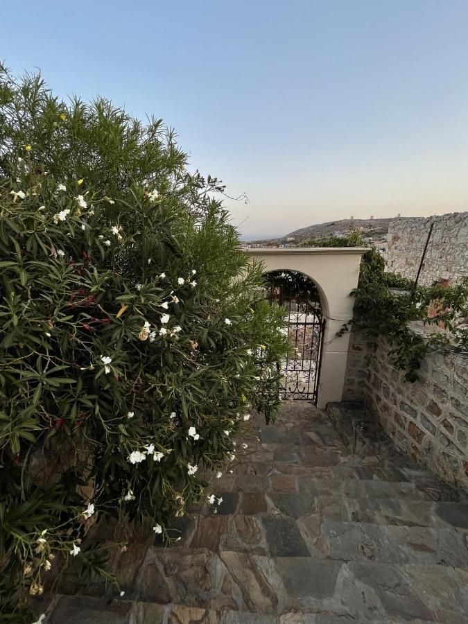 Marina Castellana Studios II Chalki Town Exterior foto