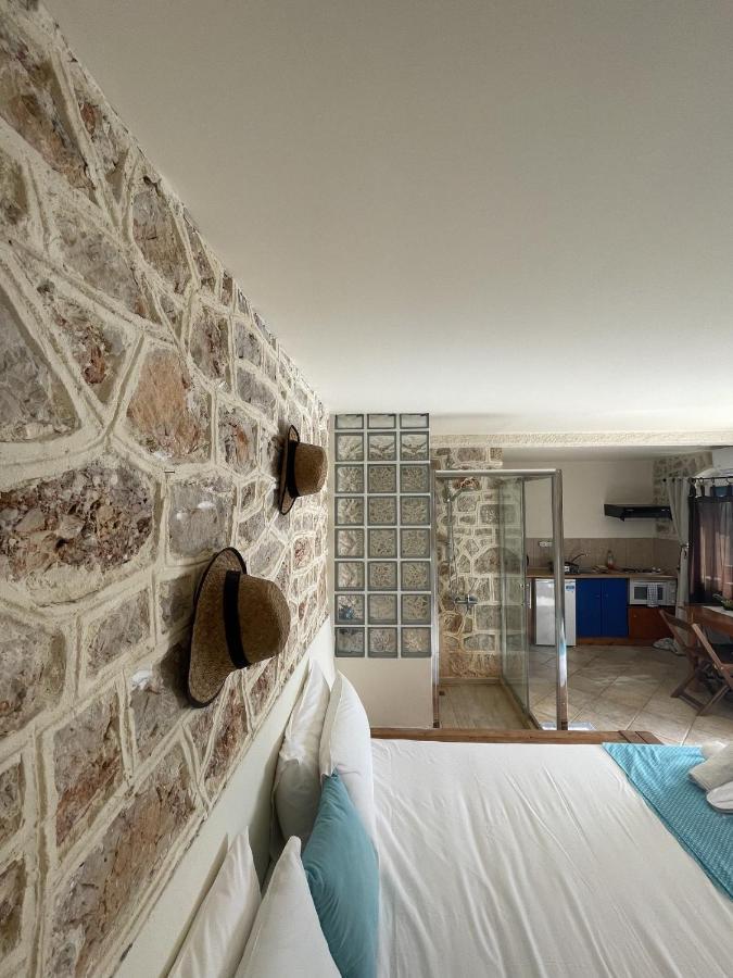 Marina Castellana Studios II Chalki Town Exterior foto