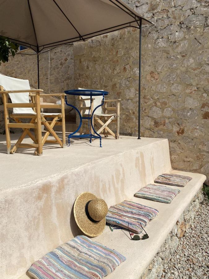 Marina Castellana Studios II Chalki Town Exterior foto